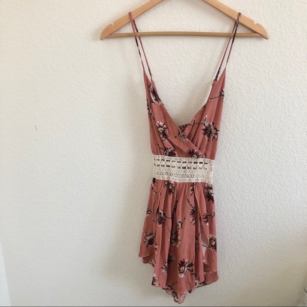 IJOAH Floral crochet romper - Picture 4 of 6